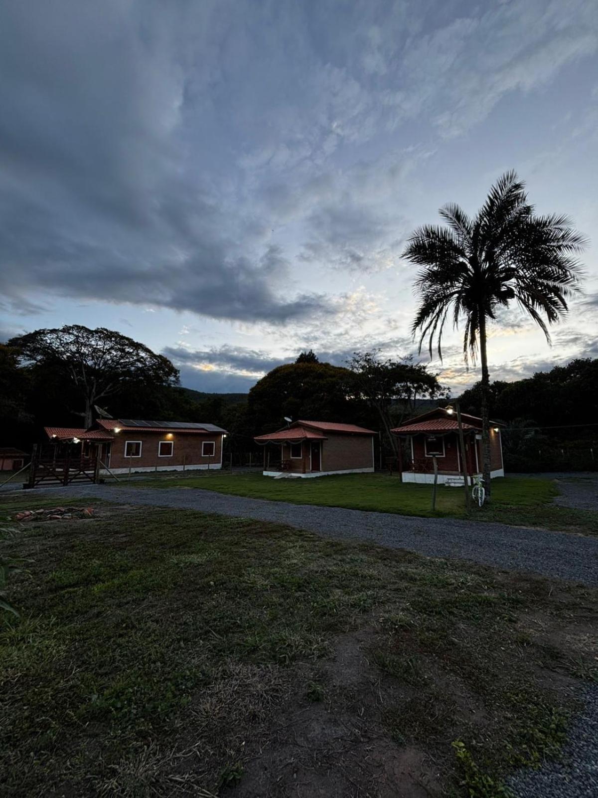 Chale Quartzo No Recanto Diamantina Entre Palmeiras E Capao Holiday home *