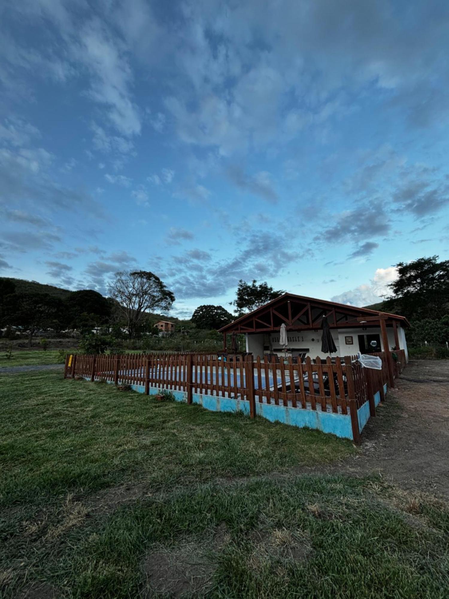 Holiday home Chale Quartzo No Recanto Diamantina Entre Palmeiras E Capao Palmeiras (Bahia)